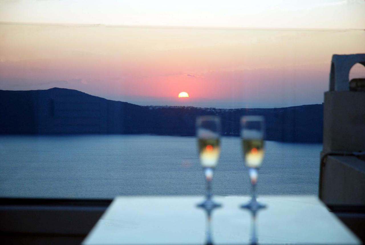 Reverie Santorini Hotel Firostefani Exterior photo