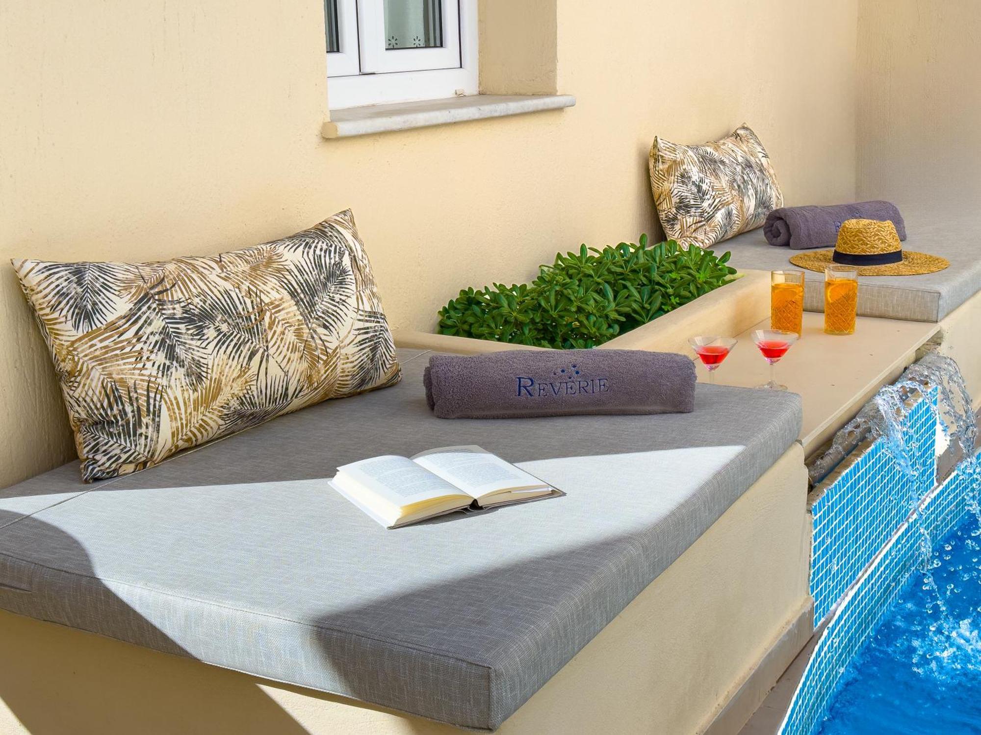 Reverie Santorini Hotel Firostefani Exterior photo