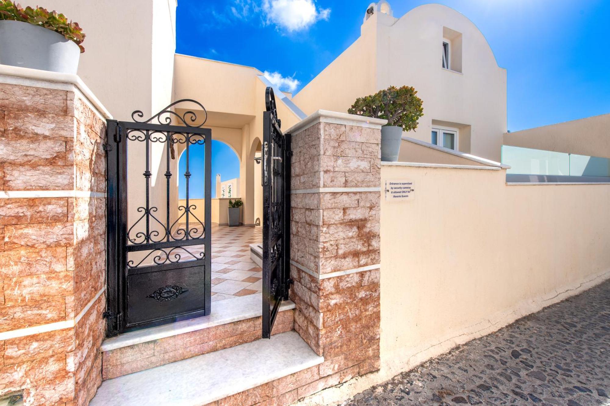 Reverie Santorini Hotel Firostefani Exterior photo