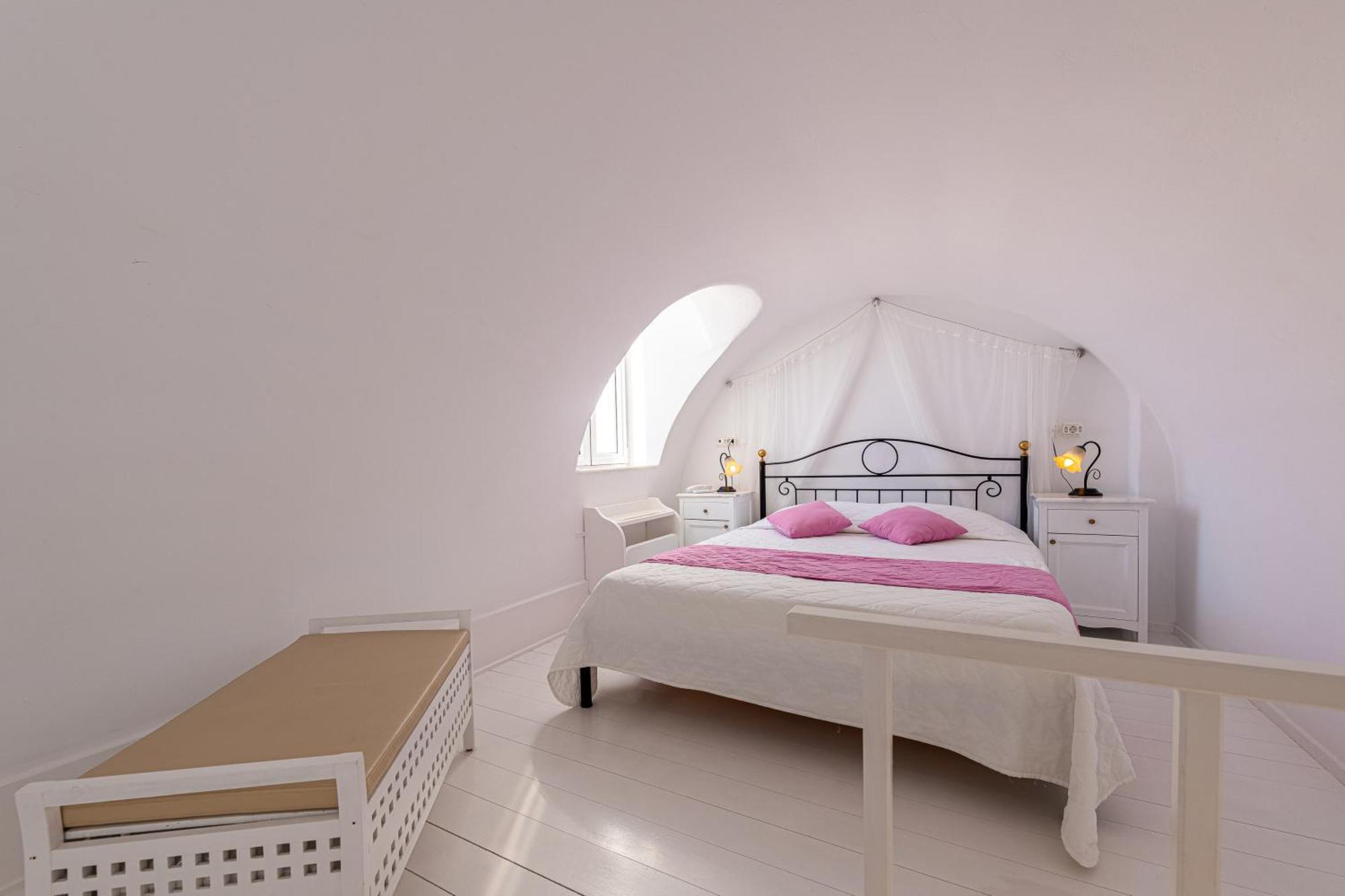 Reverie Santorini Hotel Firostefani Exterior photo