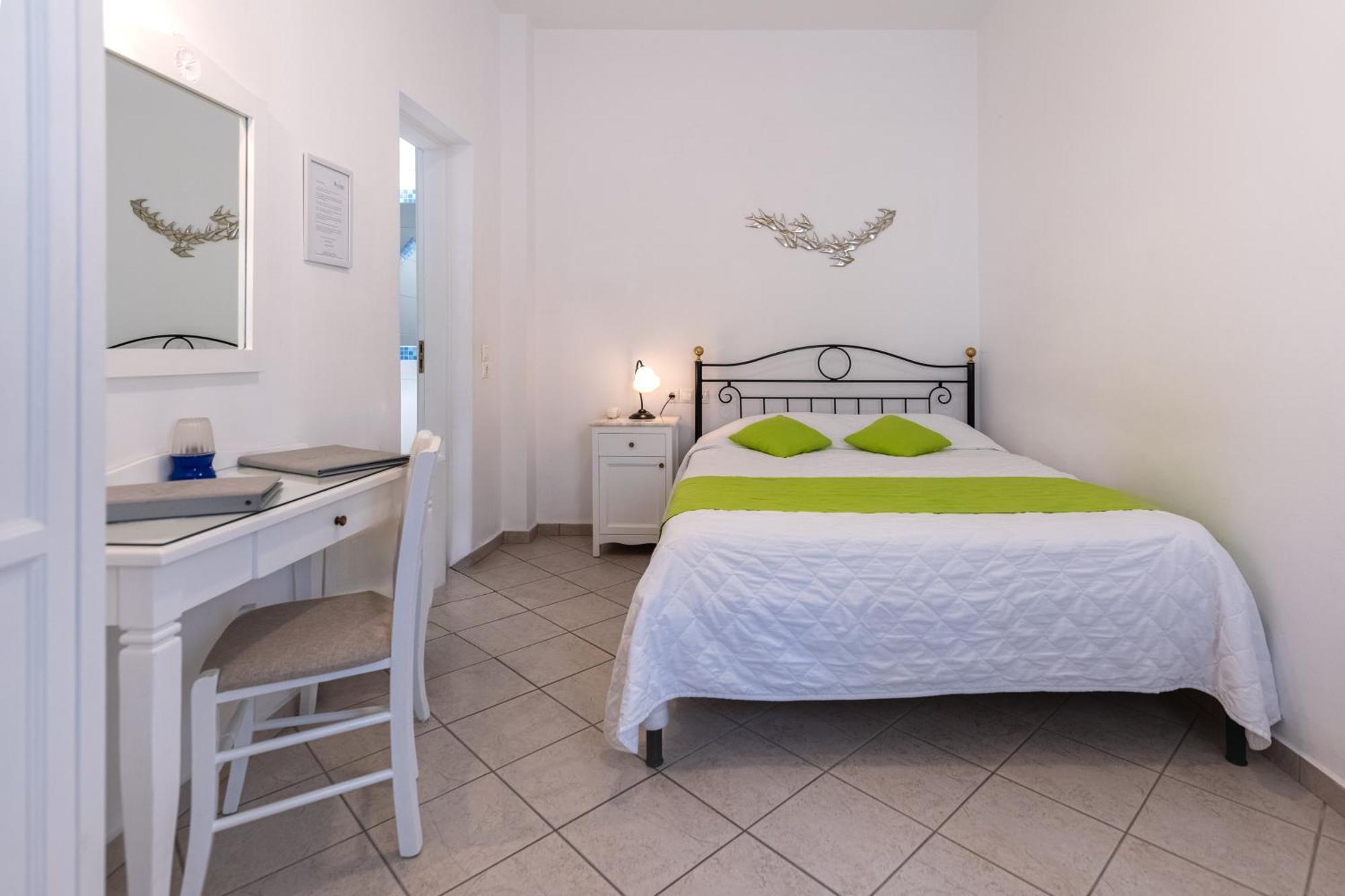 Reverie Santorini Hotel Firostefani Room photo